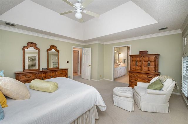 16970 Grandview Street, Overland Park, KS 66085