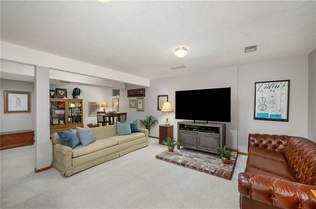 16970 Grandview Street, Overland Park, KS 66085