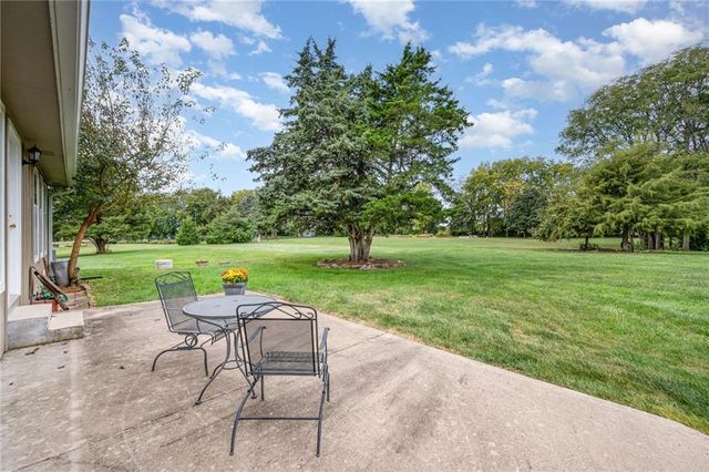 16970 Grandview Street, Overland Park, KS 66085