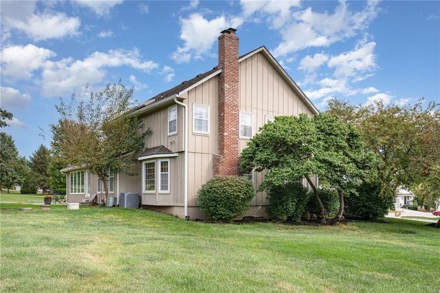 16970 Grandview Street, Overland Park, KS 66085