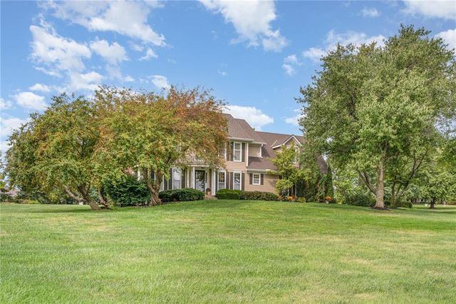 16970 Grandview Street, Overland Park, KS 66085