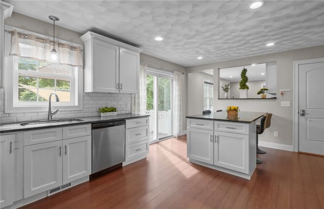 105 Amy Drive, Cranston, RI 02921