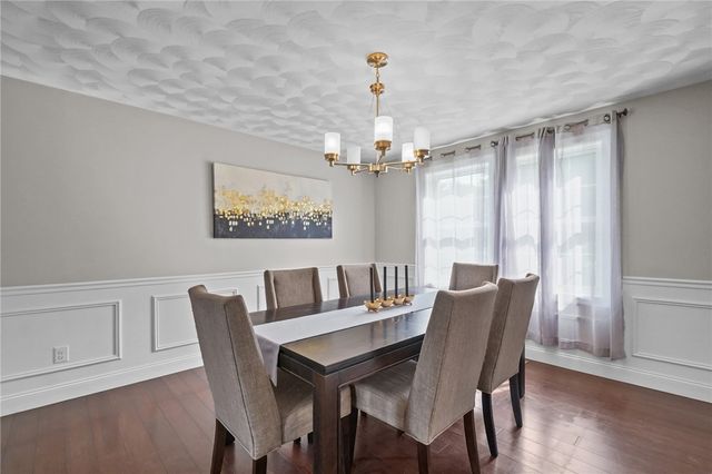 105 Amy Drive, Cranston, RI 02921