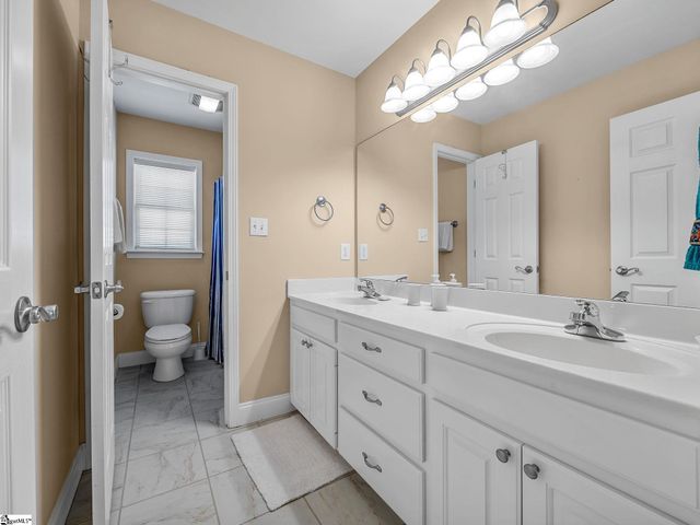 130 Darmondale Drive, Moore, SC 29369