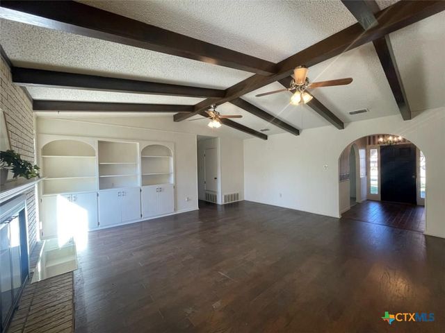 104 Skipcha Trail, Lampasas, TX 76550