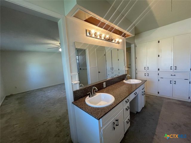 104 Skipcha Trail, Lampasas, TX 76550