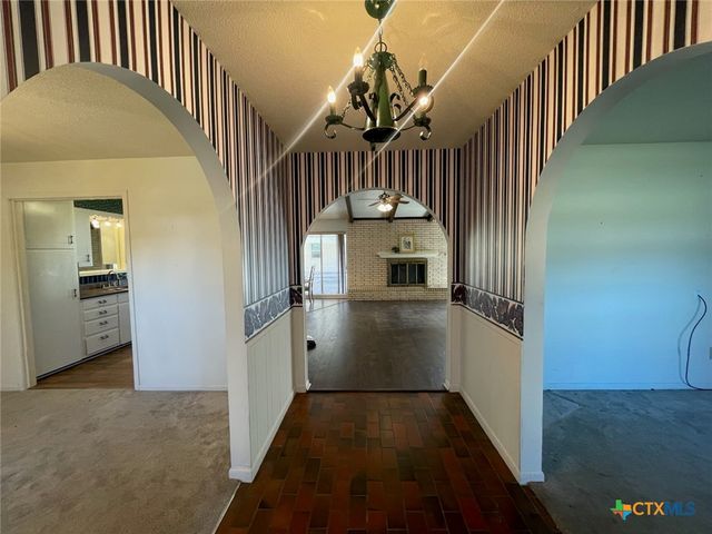 104 Skipcha Trail, Lampasas, TX 76550