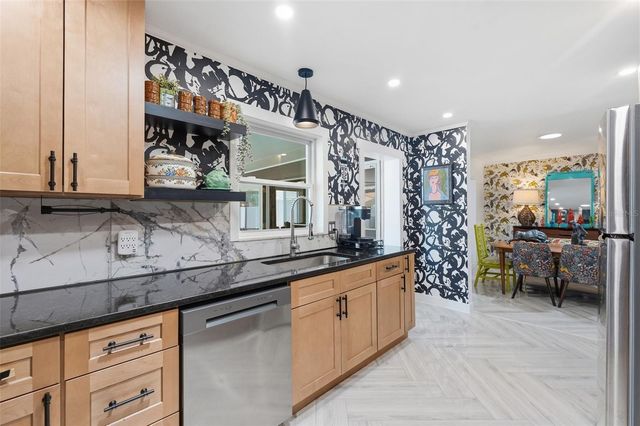 2095 DOLPHIN BOULEVARD S, St Petersburg, FL 33707