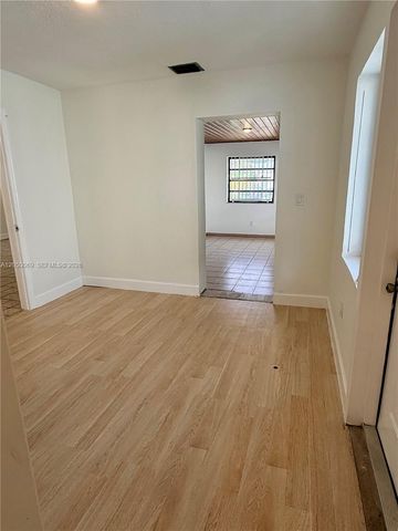 341 Aladdin St, Opa-locka, FL 33054