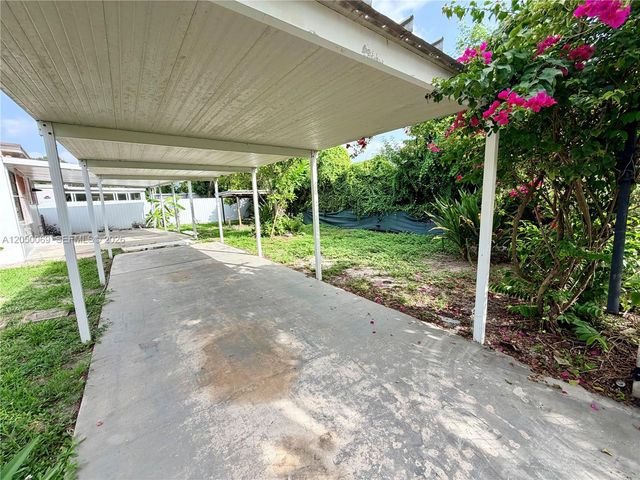 341 Aladdin St, Opa-locka, FL 33054