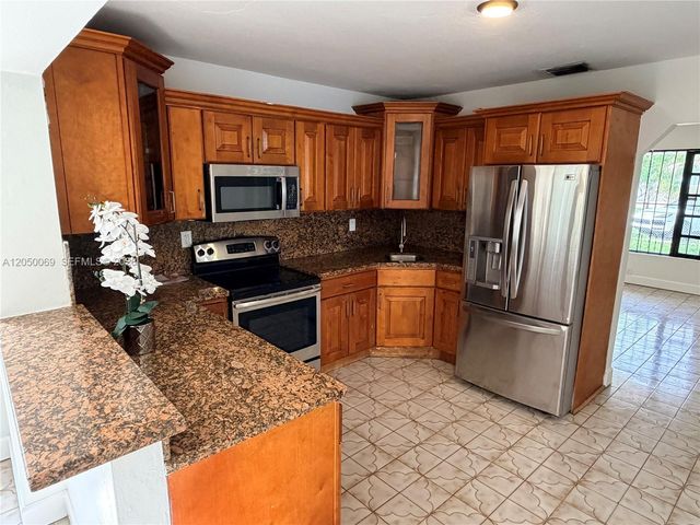 341 Aladdin St, Opa-locka, FL 33054