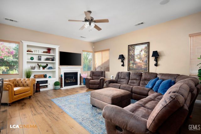13214 Giro Drive, Bakersfield, CA 93314