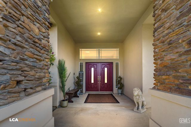13214 Giro Drive, Bakersfield, CA 93314