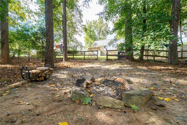 290 Sadler Dr, Douglasville, GA 30134