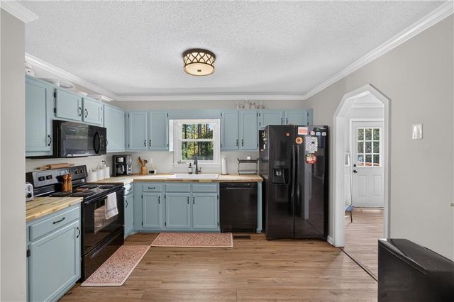 290 Sadler Dr, Douglasville, GA 30134