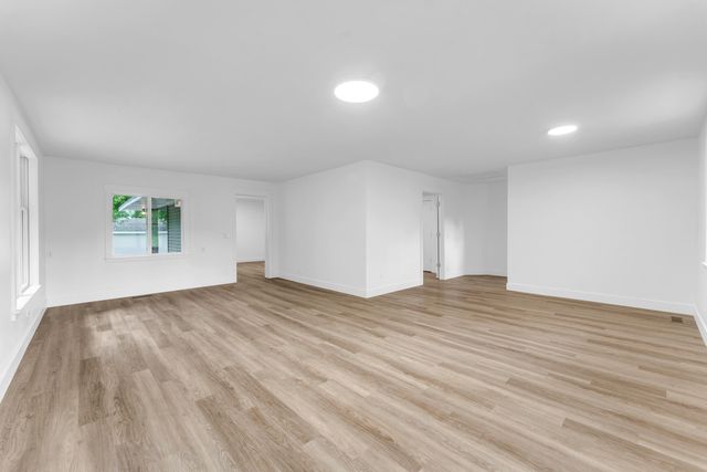 2113 Greene Road, Sparta, MO 65753