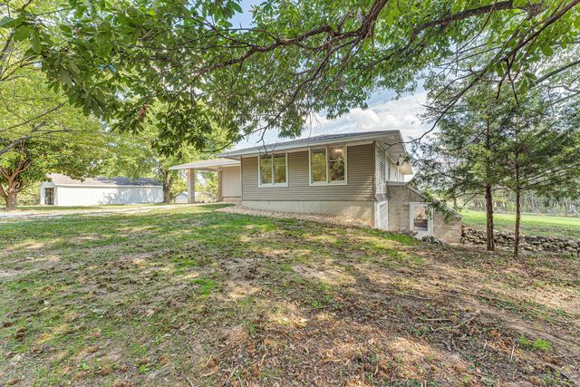 2113 Greene Road, Sparta, MO 65753
