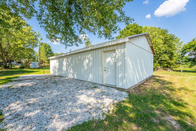 2113 Greene Road, Sparta, MO 65753