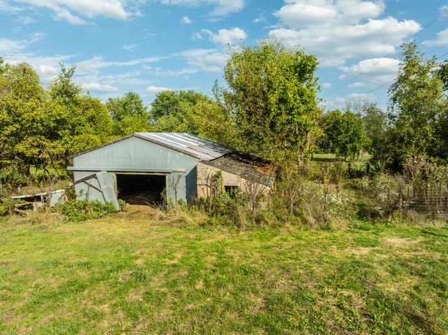 2113 Greene Road, Sparta, MO 65753