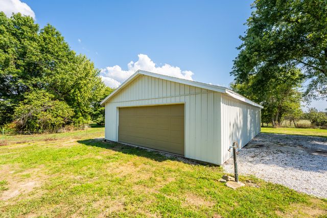 2113 Greene Road, Sparta, MO 65753