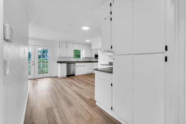 2113 Greene Road, Sparta, MO 65753