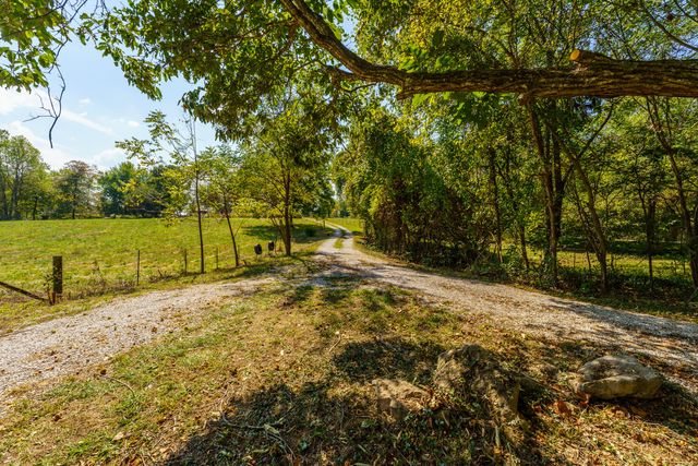 2113 Greene Road, Sparta, MO 65753