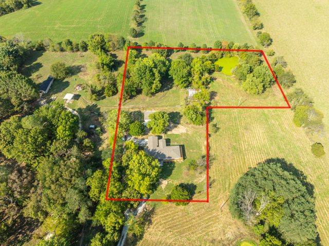 2113 Greene Road, Sparta, MO 65753