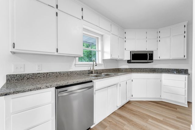 2113 Greene Road, Sparta, MO 65753