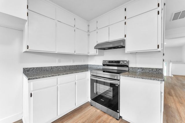 2113 Greene Road, Sparta, MO 65753