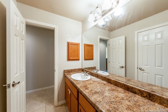 7323 Snowden Rd Apt 1201, San Antonio, TX 78240