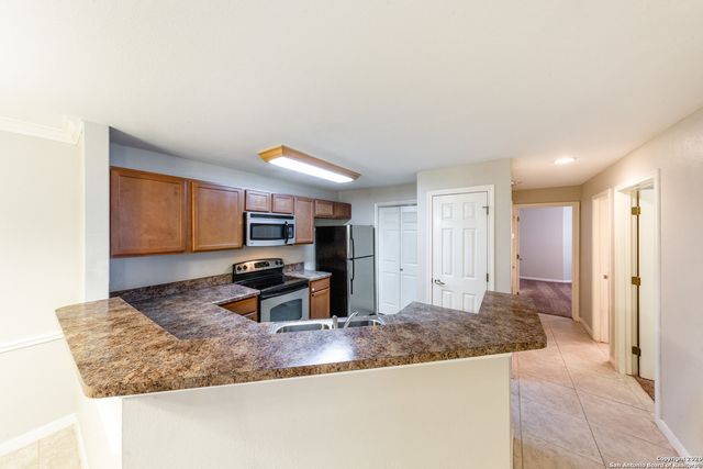 7323 Snowden Rd Apt 1201, San Antonio, TX 78240