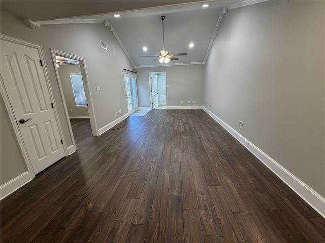 502 Oakridge Drive, Greenville, TX 75402