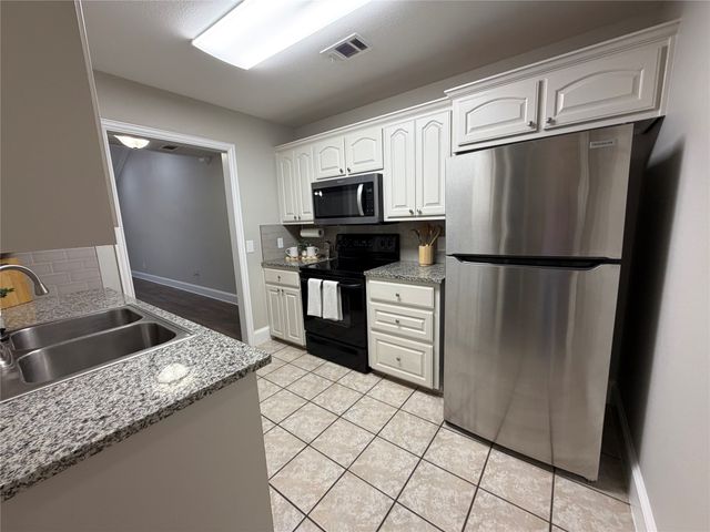 502 Oakridge Drive, Greenville, TX 75402