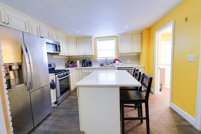 30 Charles St, Quincy, MA 02169