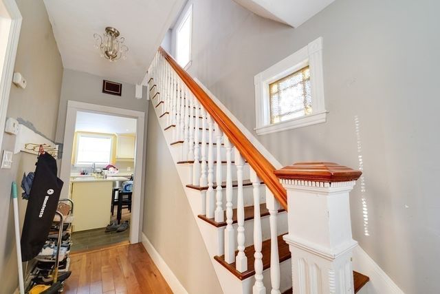 30 Charles St, Quincy, MA 02169
