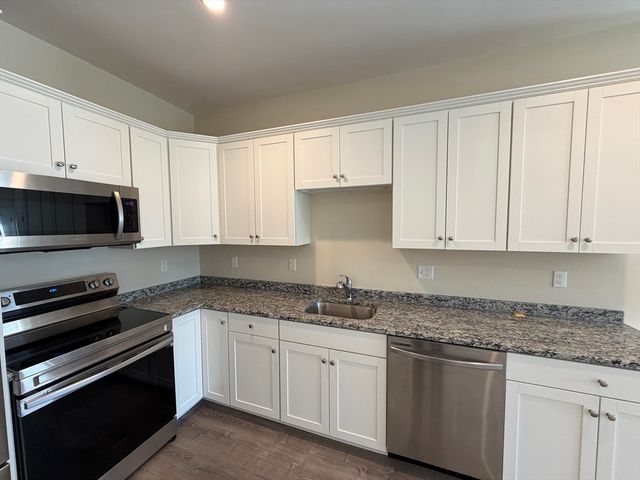 85 Lowell St 1, Peabody, MA 01960