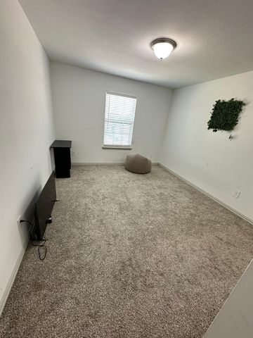 1106 Bowie Drive, Lewisville, TX 75077