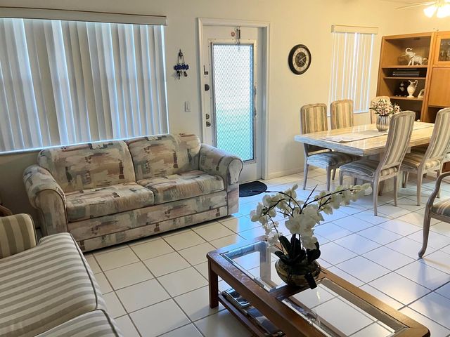 283 Durham H 283, Deerfield Beach, FL 33442