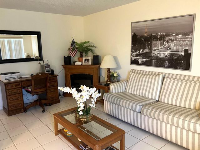 283 Durham H 283, Deerfield Beach, FL 33442