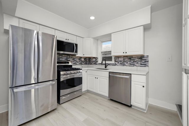 2011 Grey Avenue, Evanston, IL 60201