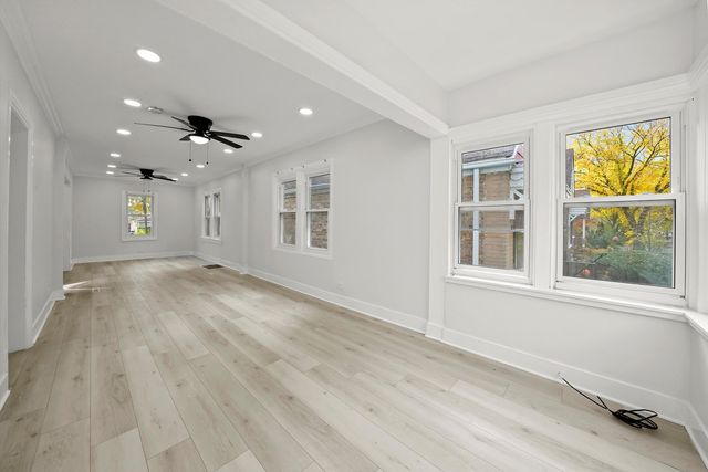 2011 Grey Avenue, Evanston, IL 60201