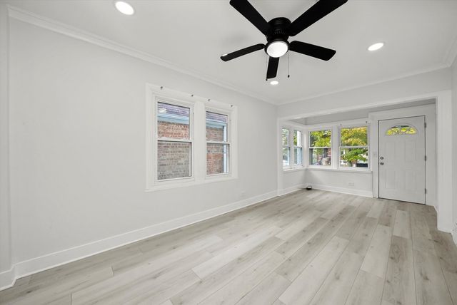 2011 Grey Avenue, Evanston, IL 60201