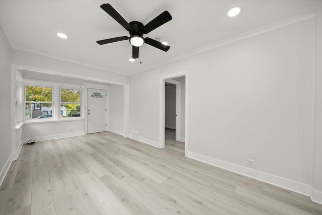 2011 Grey Avenue, Evanston, IL 60201