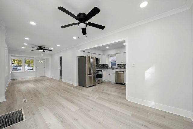 2011 Grey Avenue, Evanston, IL 60201