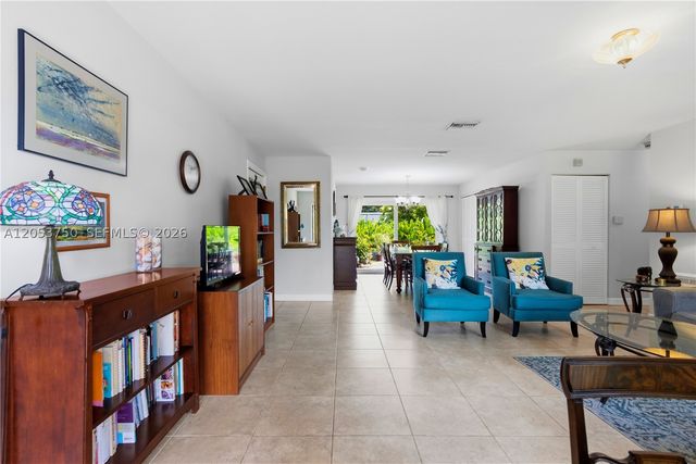 8445 SW 181st Ter, Palmetto Bay, FL 33157