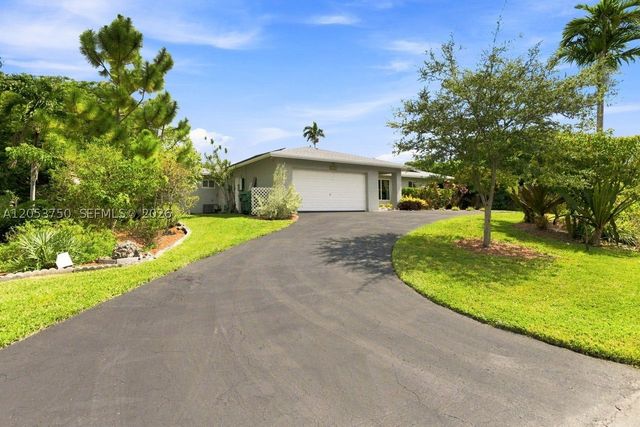 8445 SW 181st Ter, Palmetto Bay, FL 33157