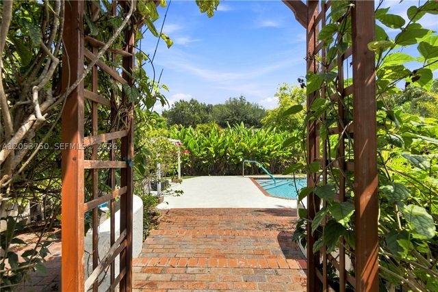 8445 SW 181st Ter, Palmetto Bay, FL 33157