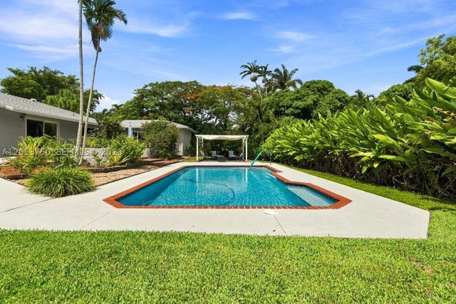 8445 SW 181st Ter, Palmetto Bay, FL 33157