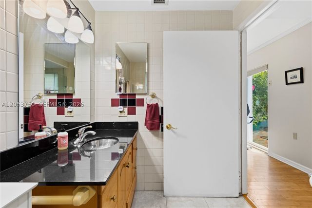 8445 SW 181st Ter, Palmetto Bay, FL 33157