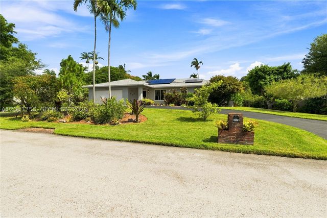 8445 SW 181st Ter, Palmetto Bay, FL 33157
